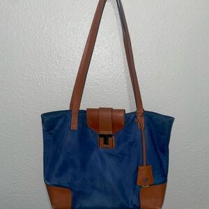 Elegant Tory Burch Penn Nylon and leather tote bag